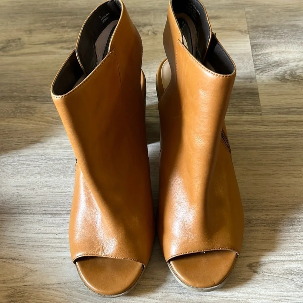 Sole Society Arizona Women’s 9 Camel Open Toe Tassel Zipper Wood Heeled Bootie